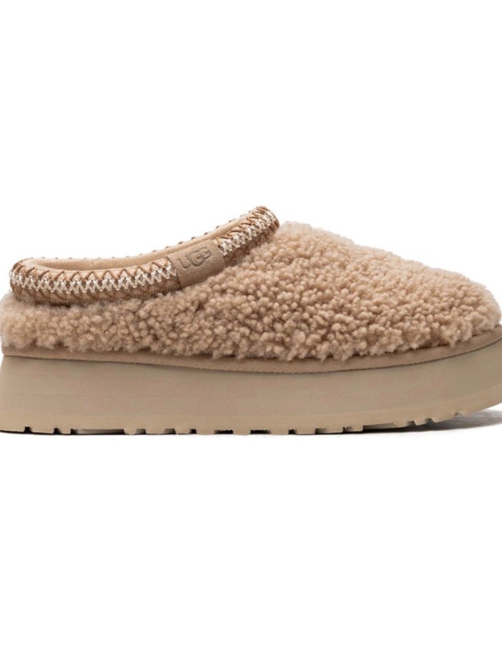 UGG Tazz Maxi Curly in “Sand” size 10 - like new!